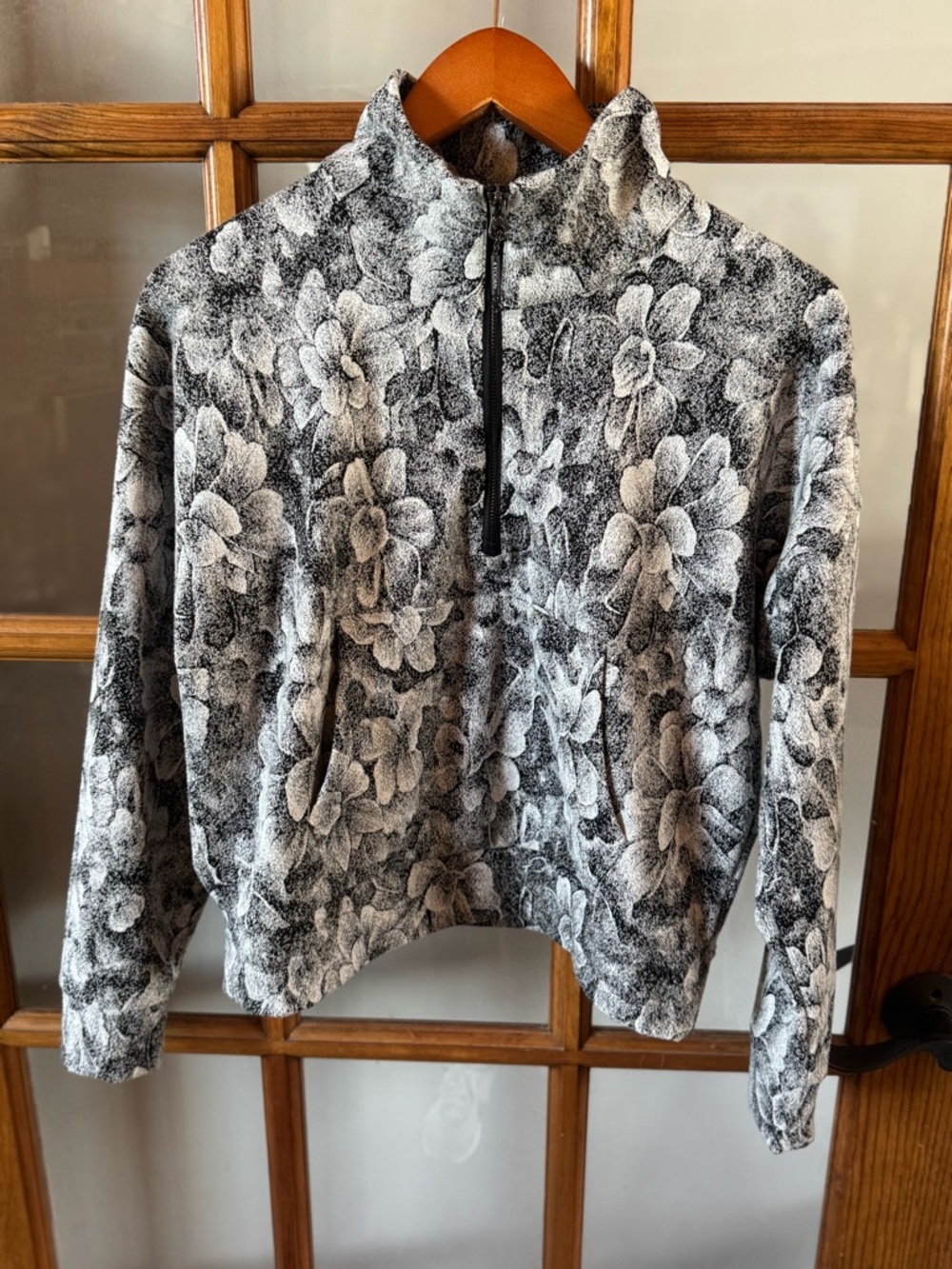 Kyodan Black & White Floral 1/4 Zip Pullover Petite Small